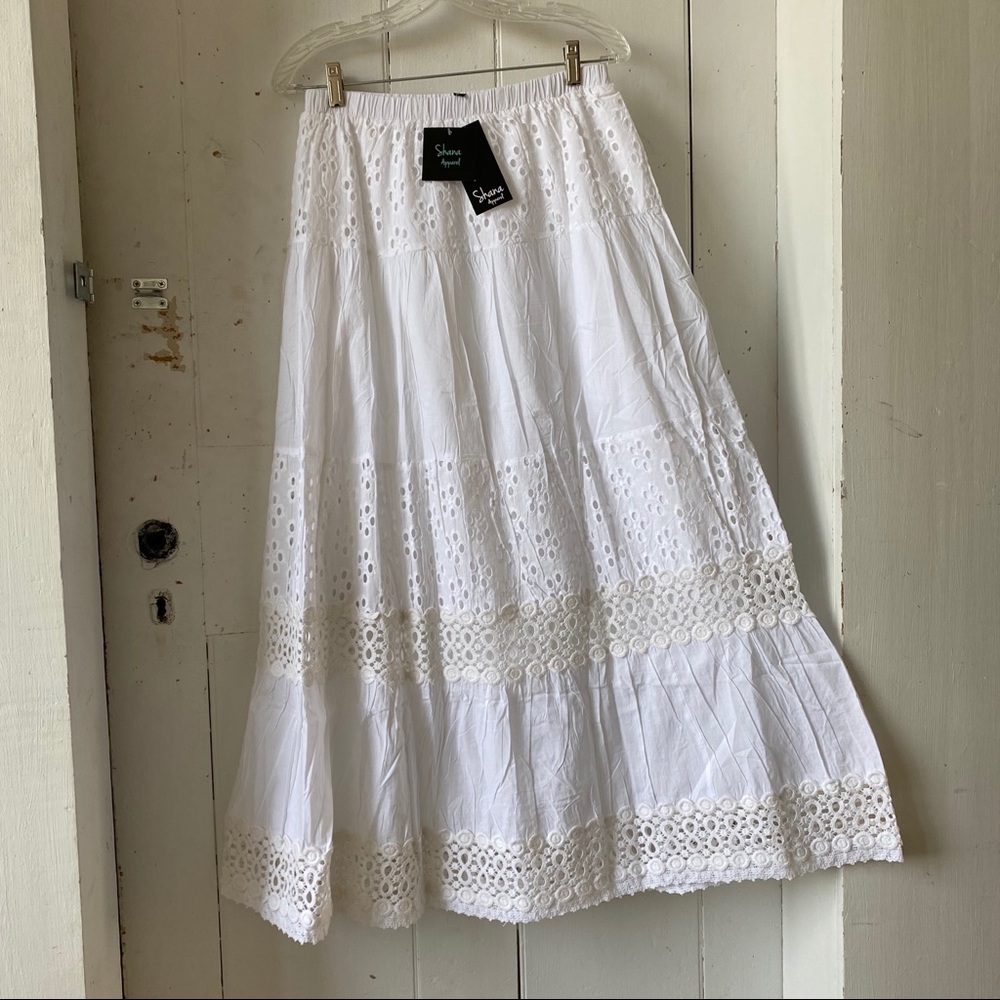 Elegant White Maxi Skirt - Picture 9 of 11